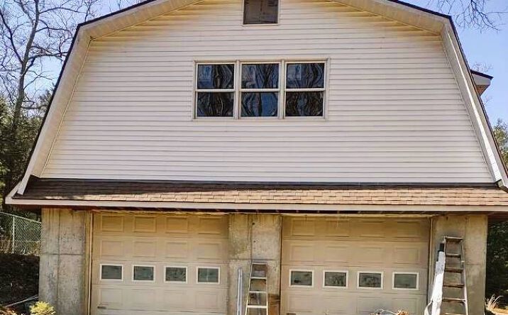 Pictures of Multifamily, Mixed Use, Special Purpose property located at 333 Pendleton Hill Rd, Voluntown, CT 26303 for sales - image #1