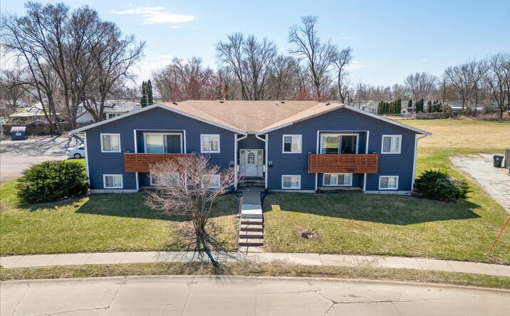 Pictures of Multifamily property located at 2751 W 72nd St, Davenport, IA 52806 for sales - image #1