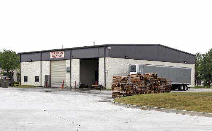 Pictures of Industrial property located at 5955 Bakers Ferry Rd SW, Atlanta, GA 30336 for sales - image #1