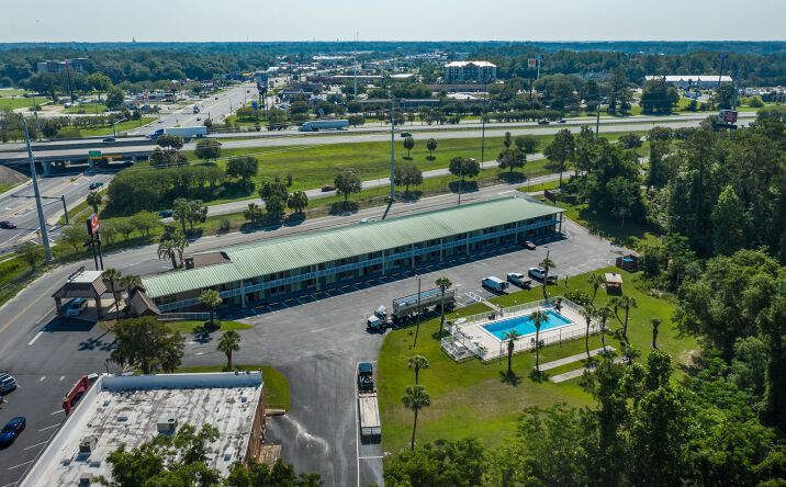 Pictures of Hospitality property located at 178 SW Florida Gateway Dr, Lake City, FL 32024 for sales - image #1