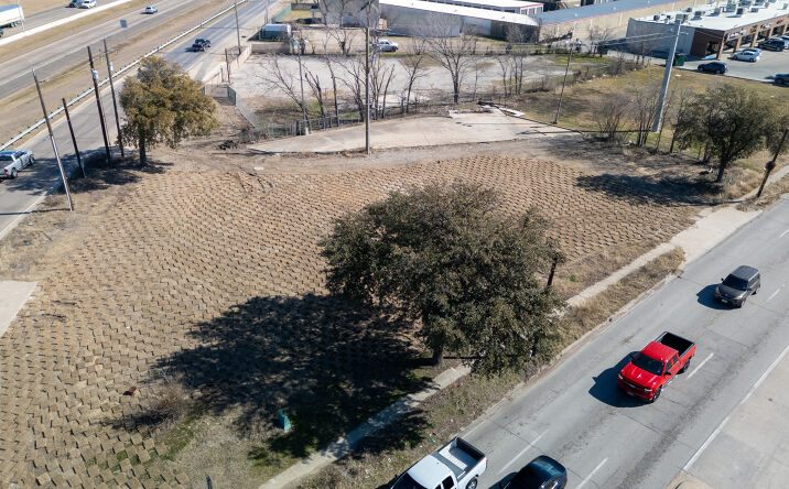 Pictures of Land, Retail property located at 1020 U.S. 80 Frontage Rd, Mesquite, TX 75149 for sales - image #1