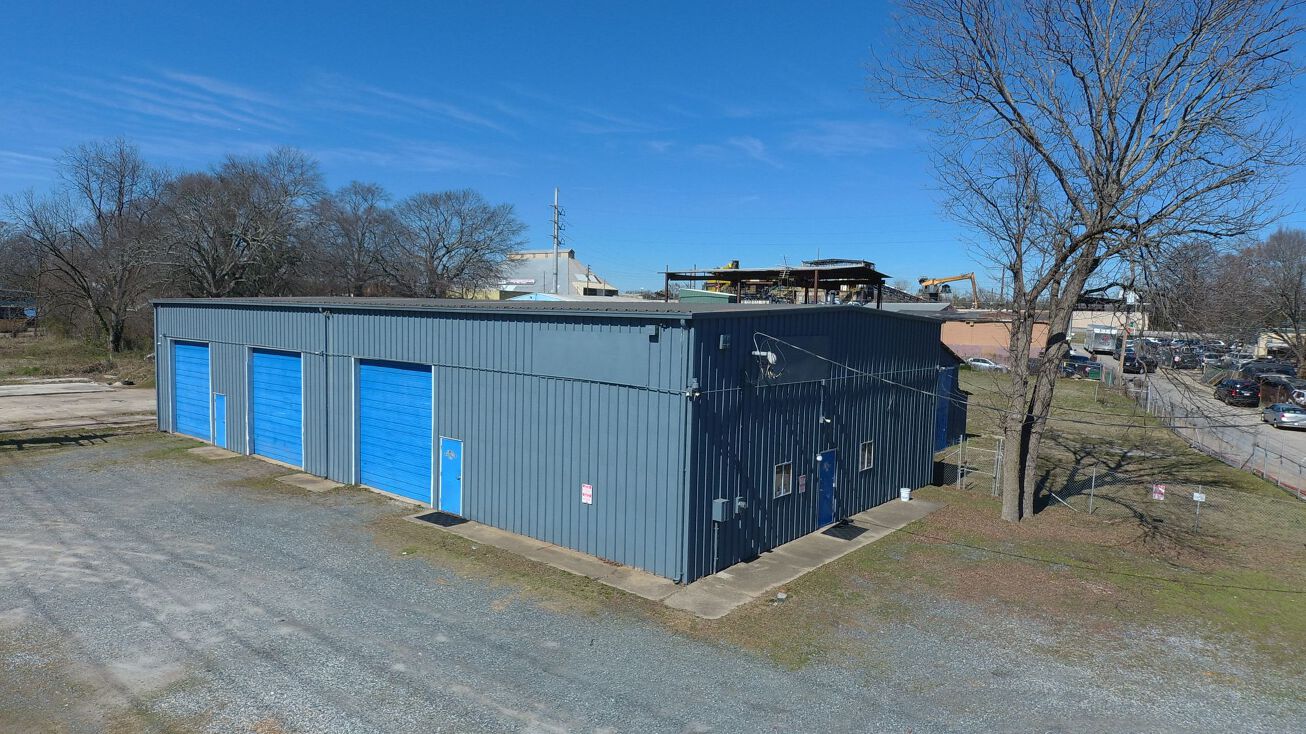 Pictures of Industrial property located at 3267 Bachelor St, East Point, GA 30344 for sales - image #1