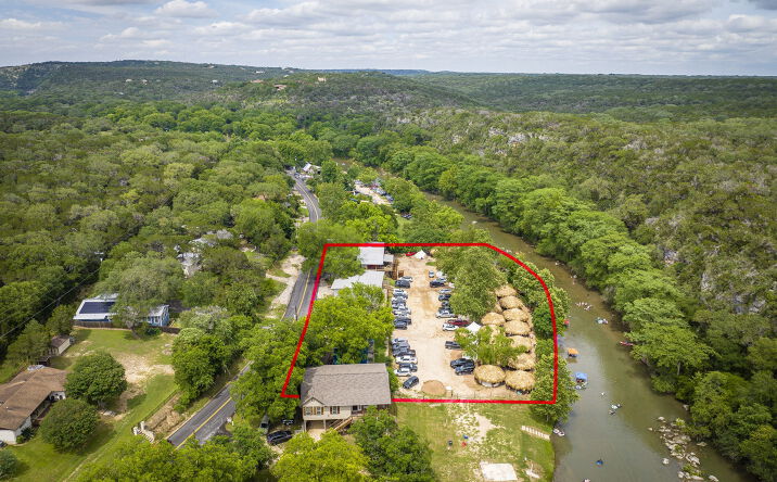 image of property at 7308 RIVER RD New Braunfels TX 78132-3083