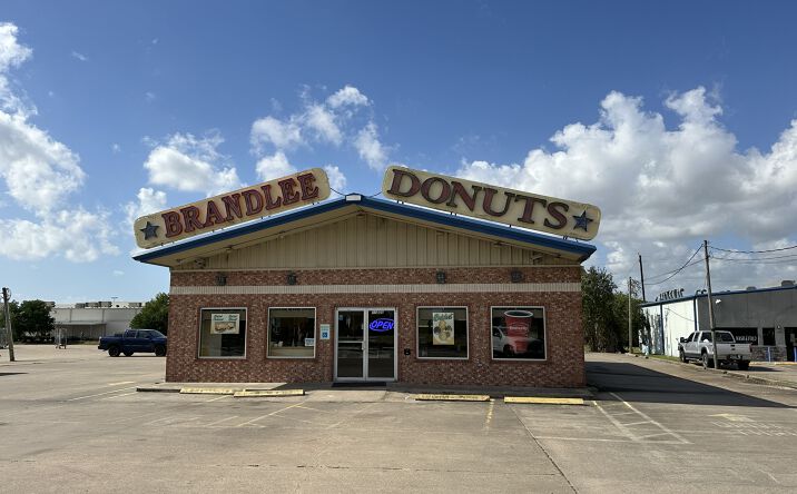 Pictures of Retail property located at 11503 Eagle Dr, Baytown, TX 77523 for sales - image #1