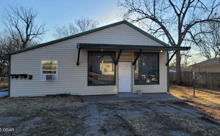 Pictures of Multifamily property located at 505 9th Street, Monett, MO 65708 for sales - image #1
