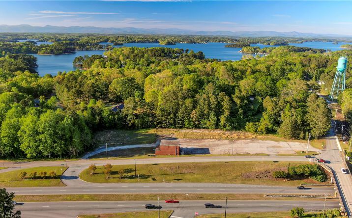 Pictures of Land property located at 99 Northampton Rd, Seneca, SC 29678 for sales - image #1