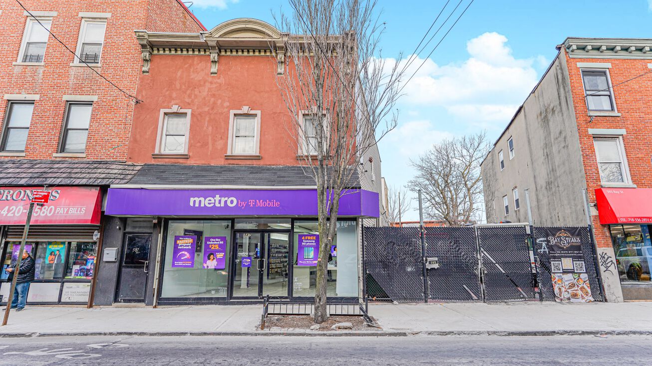 Pictures of Mixed Use, Retail property located at 587 Bay Street, Staten Island, NY 10304 for sales - image #1