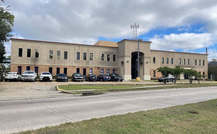 Pictures of Office property located at 4480 General De Gaulle Dr, New Orleans, LA 70131 for sales - image #1