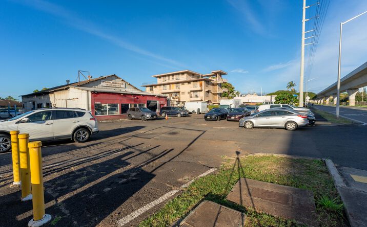 Pictures of Industrial, Mixed Use, Retail property located at 391 Kamehameha Highway, Aiea, HI 96782 for sales - image #1