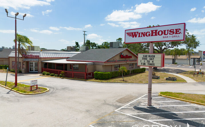 Pictures of Retail property located at 5105 14th St W, Bradenton, FL 34207 for sales - image #1