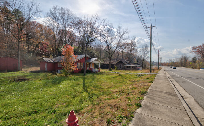 Pictures of Land property located at 9096 E Brainerd Rd, Chattanooga, TN 37421 for sales - image #1