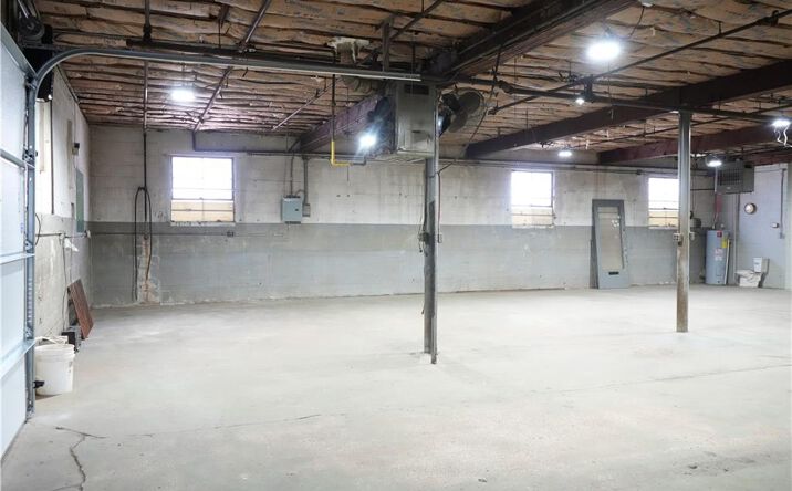 Pictures of Industrial property located at 3812 Bennington Avenue, Kansas City, MO 64129 for sales - image #1