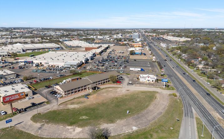 Pictures of Land property located at 2.168 Acres on Franklin Ave and N Valley Mills Dr, Waco, TX 76710 for sales - image #1