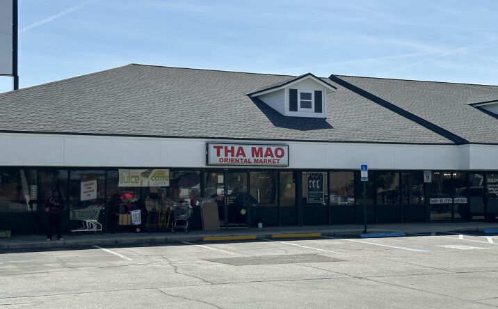 Pictures of Retail property located at 1704 SOUTHSIDE Boulevard, Jacksonville, FL 32216 for sales - image #1