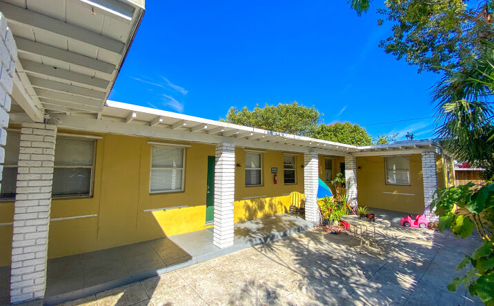 Pictures of Multifamily property located at 527 48th St, West Palm Beach, FL 33407 for sales - image #1