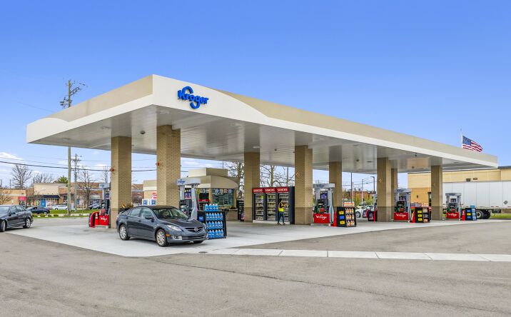 Pictures of Retail property located at 11220 Reed Hartman Hwy, Cincinnati, OH 45241 for comps - image #1