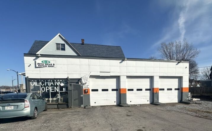 Pictures of Retail property located at 1423 South Park Ave, Buffalo, NY 14220 for sales - image #1