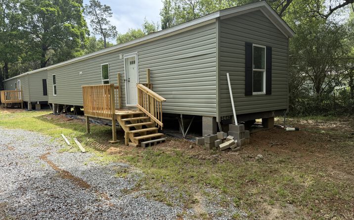 Pictures of Mobile Home Park property located at 1402 N 69th Ave, Pensacola, FL 32506 for sales - image #1