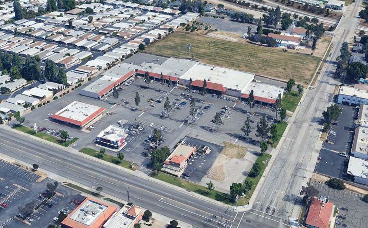 Pictures of Retail property located at 3633 Highland Ave, Highland, CA 92346 for sales - image #1