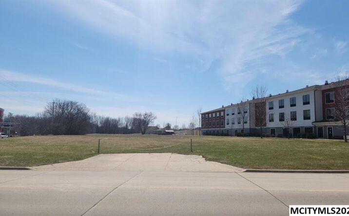 Pictures of Special Purpose property located at 3041 4th St SW, Mason City, IA 50401 for sales - image #1