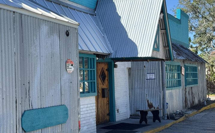 Pictures of Retail, Business for Sale property located at 6916 14th St W, Bradenton, FL 34207 for sales - image #1