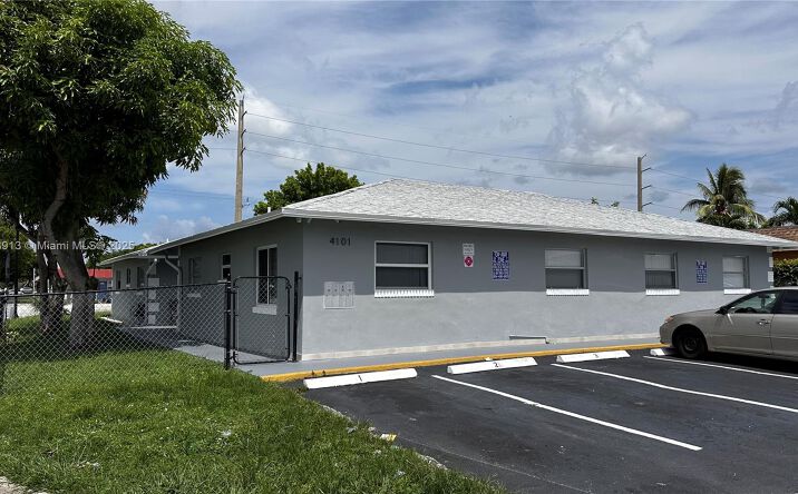 Pictures of Multifamily property located at 4101 NW 30th Ter, Lauderdale Lakes, FL 33309 for sales - image #1