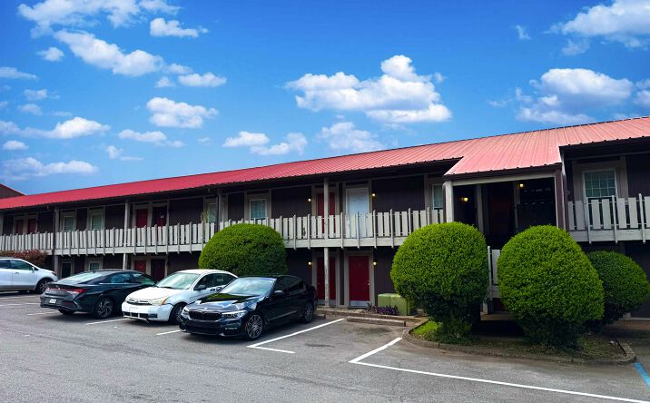 Pictures of Multifamily property located at 2418 Green Springs Highway, Birmingham, AL 35209 for sales - image #1