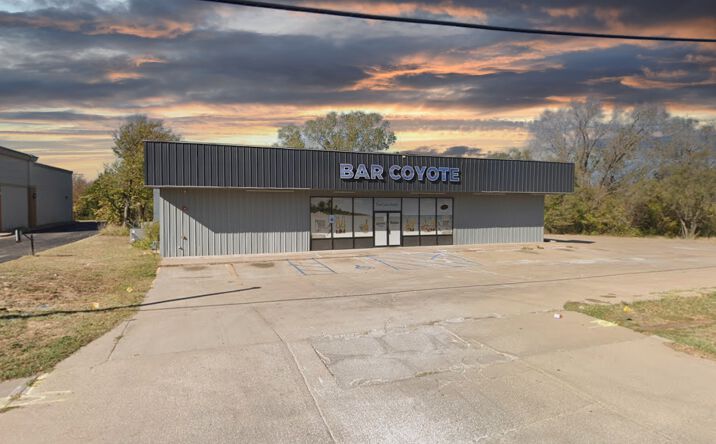 Pictures of Retail property located at 2411 N Summit St, Arkansas City, KS 67005 for sales - image #1