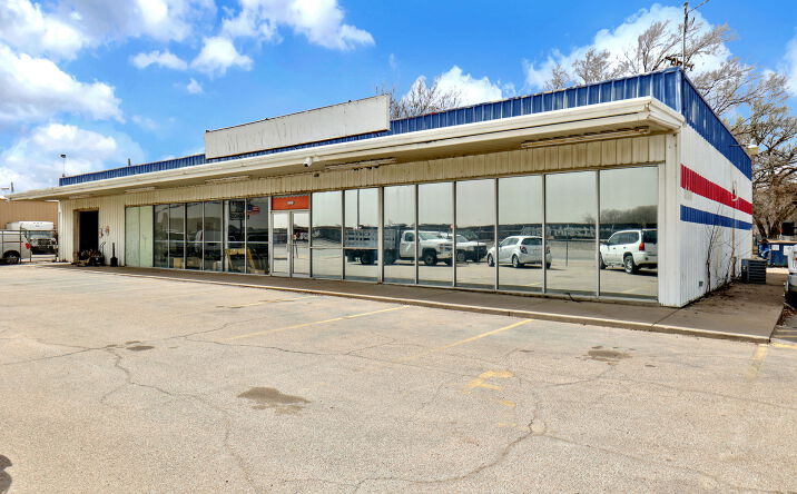 Pictures of Industrial property located at 3147 No BroadwaySt, Wichita, KS 67219 for sales - image #1