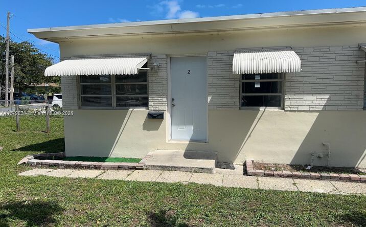 Pictures of Multifamily property located at 756 NW 5th St, Hallandale Beach, FL 33009 for sales - image #1