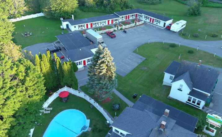 Pictures of Hospitality property located at 1044 Commercial St, Rockport, ME 04856 for sales - image #1