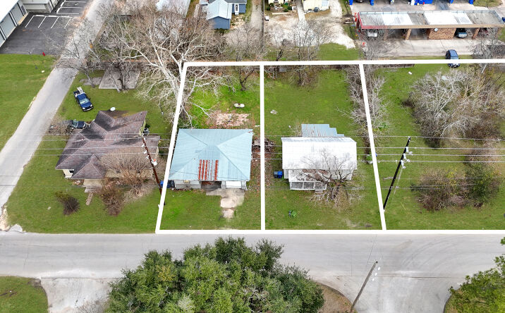 Pictures of Mixed Use, Office, Retail property located at 118 Commerce St, Magnolia, TX 77355 for sales - image #1