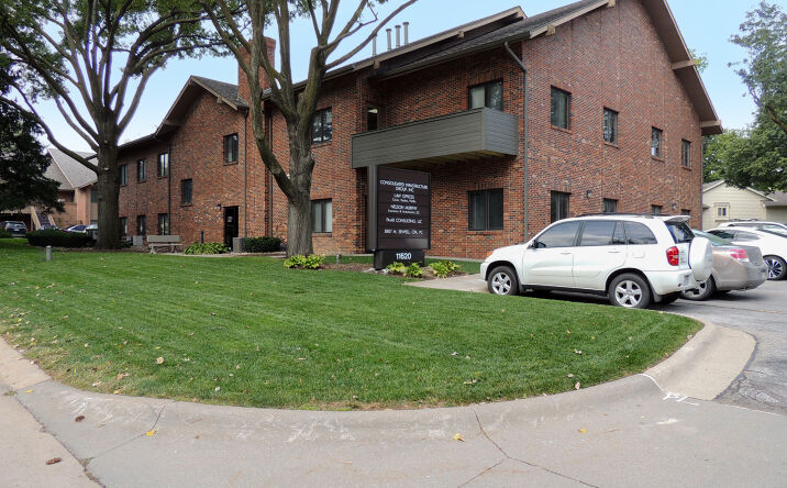 Pictures of Office property located at 11620 Arbor St, Omaha, NE 68144 for comps - image #1