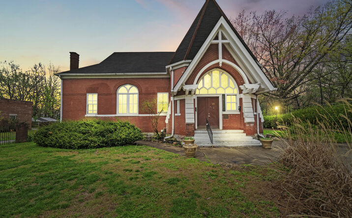 Pictures of Multifamily property located at 2322 W Chestnut St, Louisville, KY 40211 for sales - image #1