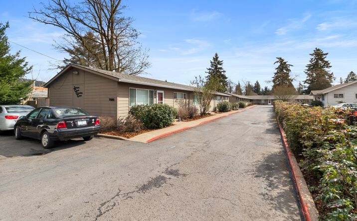 Pictures of Multifamily property located at 7926 SE Johnson Creek Blvd, Portland, OR 97222 for sales - image #1