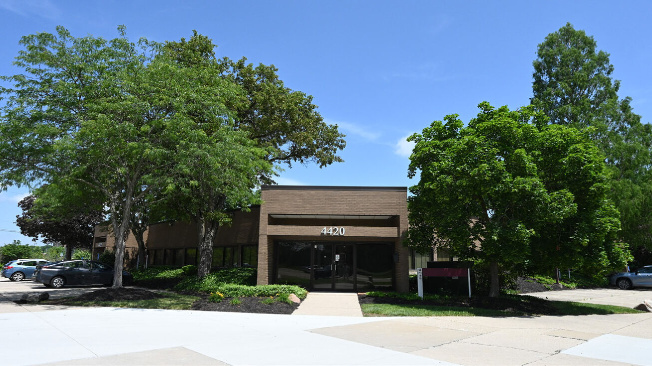 Pictures of Office property located at 4420-4424 Carver Woods Drive, Cincinnati, OH 45242 for sales - image #1