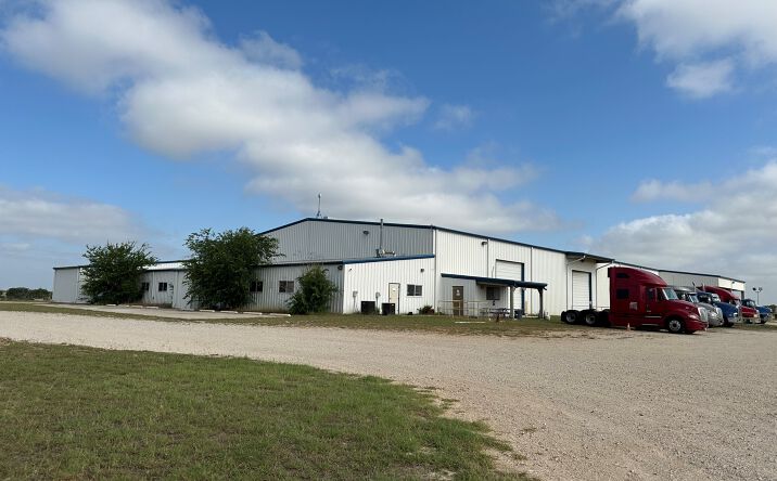 Pictures of Office, Industrial property located at 2995 Co Rd 430, Pleasanton, TX 78064 for sales - image #1