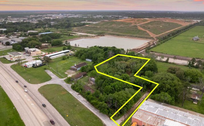 Pictures of Land property located at 14524 Almeda Rd, Houston, TX 77053 for sales - image #1