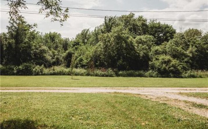Pictures of Land property located at 00 W 11th Street, Chanute, KS 66720 for sales - image #1