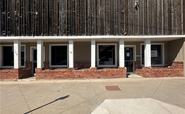 Pictures of Office property located at 106 E Main Street, Independence, KS 67301 for sales - image #1