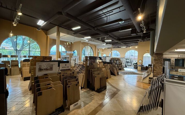Pictures of Retail property located at 28350 Roadside Dr, Agoura Hills, CA 91301 for sales - image #1