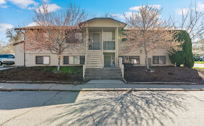Pictures of Multifamily property located at 2028 W Broadway Ave, Spokane, WA 99201 for sales - image #1