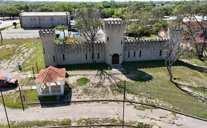 Pictures of Retail property located at 250 Kelly Dr, San Antonio, TX 78214 for sales - image #1