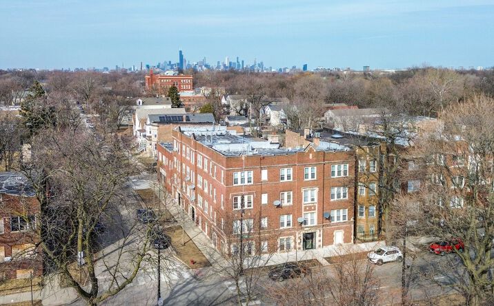 Pictures of Multifamily property located at 1422 W Garfield Blvd, Chicago, IL 60609 for sales - image #1