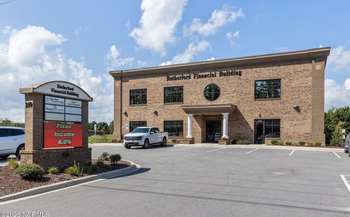 Pictures of Office property located at 210 Highway 24, Morehead City, NC 28557 for sales - image #1