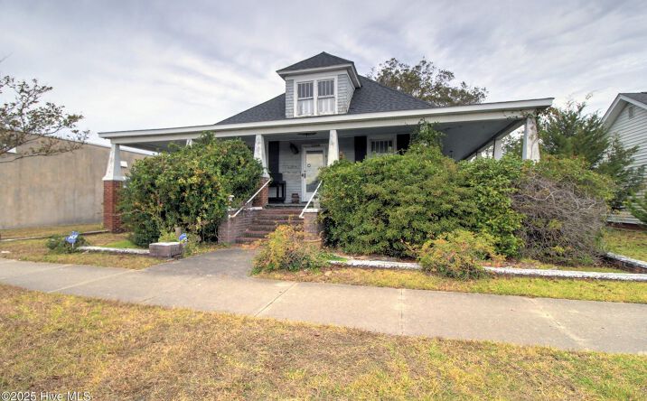 Pictures of Retail, Multifamily, Office, Mixed Use property located at 1208 Arendell St, Morehead City, NC 28557 for sales - image #1