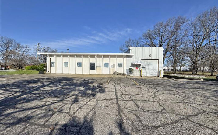 Pictures of Mixed Use, Office property located at 2320 W Lexington Ave, Elkhart, IN 46514 for sales - image #1