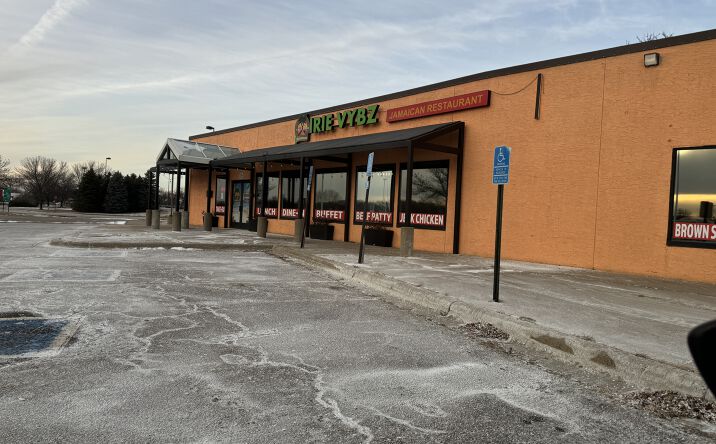 Pictures of Retail property located at 76 Northtown Dr, Blaine, MN 55434 for sales - image #1