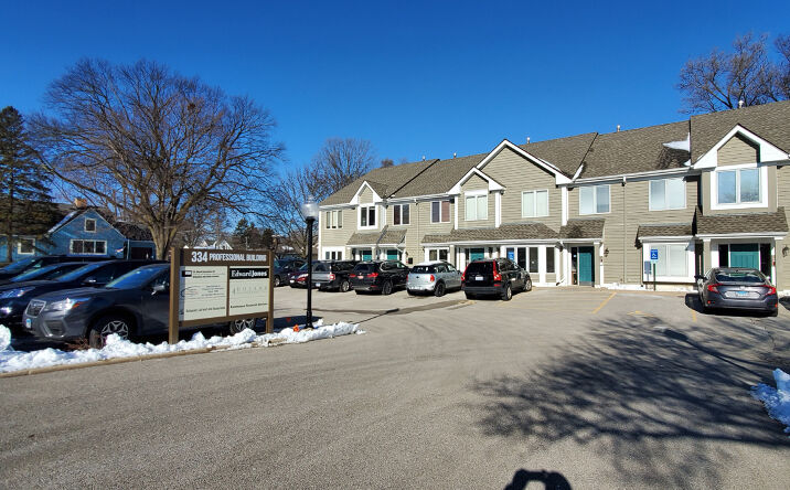 Pictures of Office property located at 334 E Colfax St Units B & C, Palatine, IL 60067 for sales - image #1