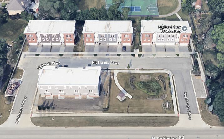 Pictures of Multifamily property located at 504 Highlands Pkwy, Itasca, IL 60143 for sales - image #1